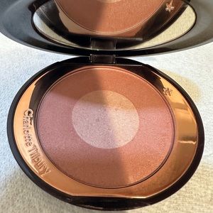 Charlotte Tilbury Cheek to Chic blush, Pillow Talk